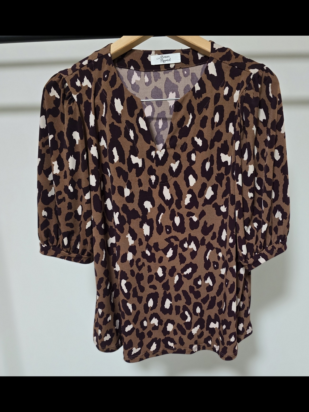 Beacon Apparel Brown Leopard-Print V-Neck Puff Sleeve Blouse